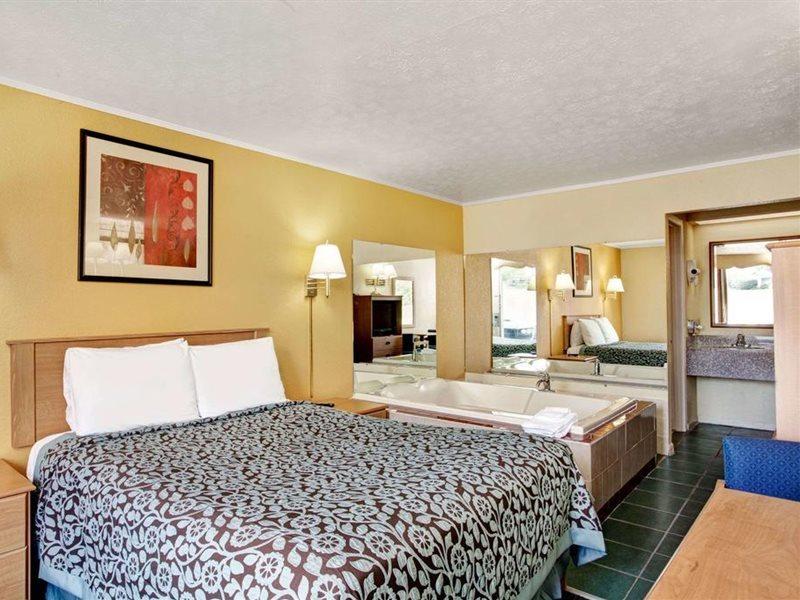 Days Inn By Wyndham Knoxville West Eksteriør bilde