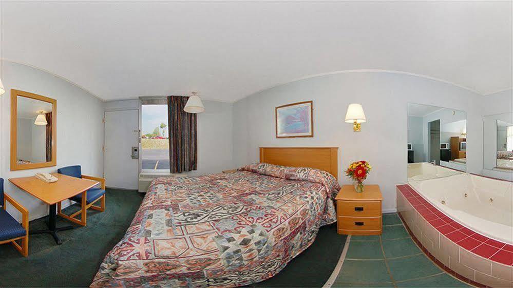 Days Inn By Wyndham Knoxville West Eksteriør bilde